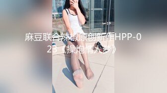 黑丝小母狗被骑在地上猛操