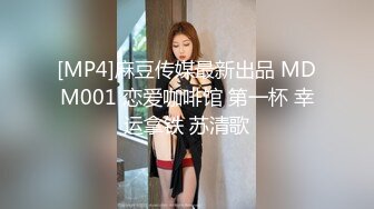 00后小萝莉三男两女5P大乱交，骑乘抽插两根JB抓手里